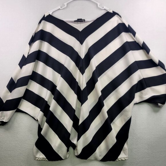 Lane Bryant Womens V-Neck Striped Cold Shoulder Batwing Blouse 22/24 Loose Fit - Picture 6 of 8